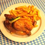 ©Wirtschaft zum Schmied - Halbes Hendl mit Pommes Frites Halbes Hendl mit Pommes Frites in der Wirtschaft zum Schmied