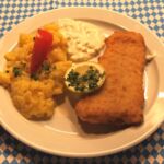 ©Wirtschaft zum Schmied - Kabeljau gebacken mit hausgemachtem Kartoffelsalat und Sauce Remoulade Kabeljau gebacken mit hausgemachtem Kartoffelsalat und Sauce Remoulade in der Wirtschaft zum Schmied